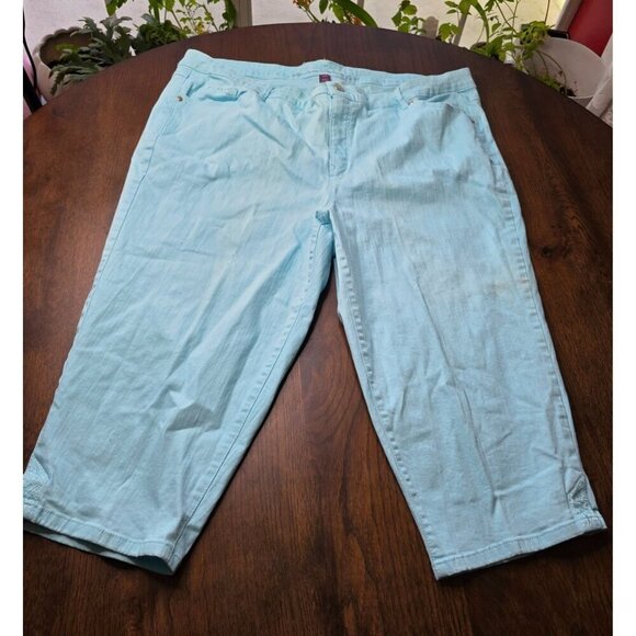 Gloria Vanderbilt Jordyn Denim Capris Blue size 22W - Picture 1 of 13